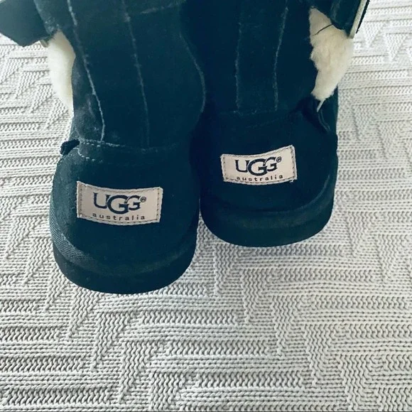Ugg Boots - Picture 5 of 10